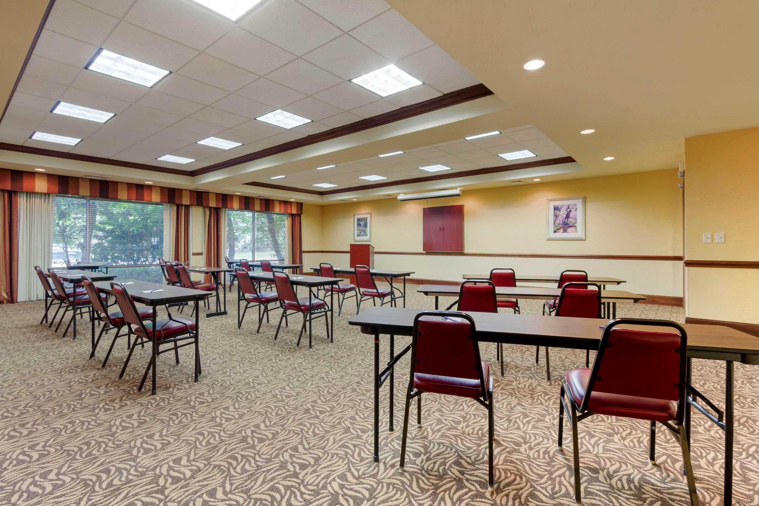 Comfort Suites Charleston West Ashley Exterior foto